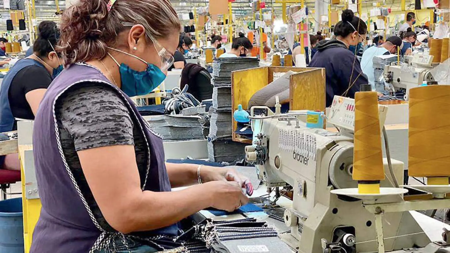 Trabajadora industria textil